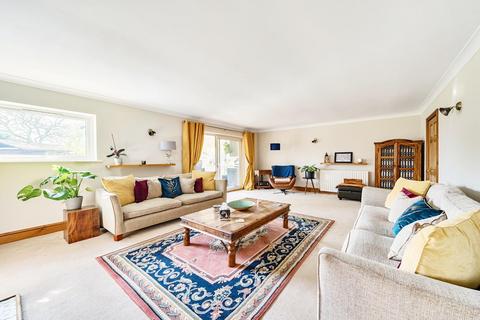 5 bedroom detached bungalow for sale, Lincoln Road, Horncastle, Lincs, LN9 5AW