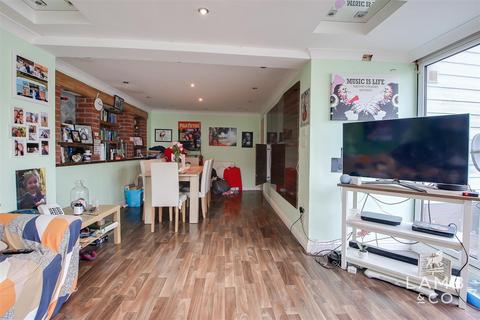Property for sale, High Street, Walton On The Naze CO14