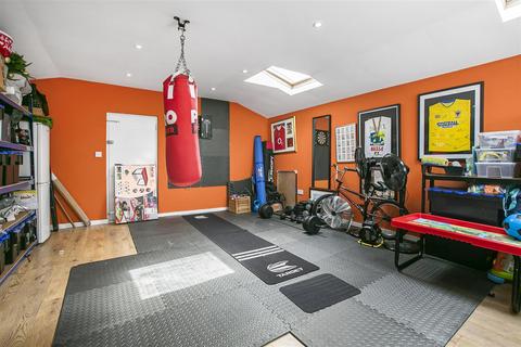 120 Oldfields Road, Sutton, SM1 2NN