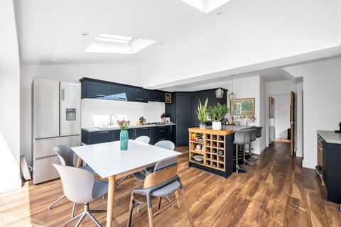 81 Imperial Way, Chislehurst, BR7 6JR