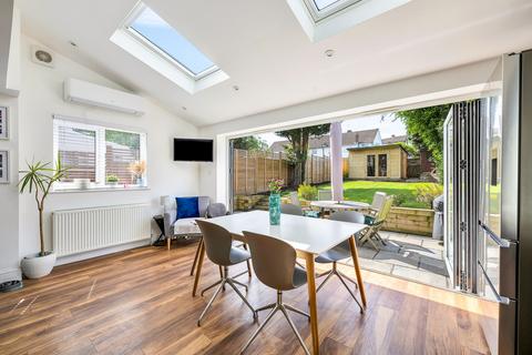 81 Imperial Way, Chislehurst, BR7 6JR