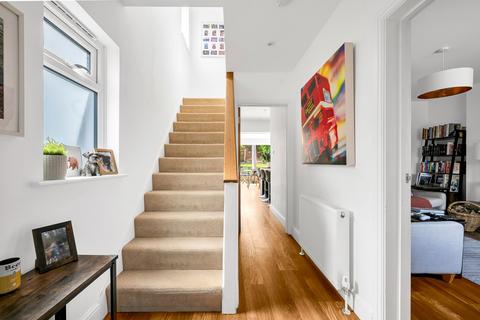 81 Imperial Way, Chislehurst, BR7 6JR