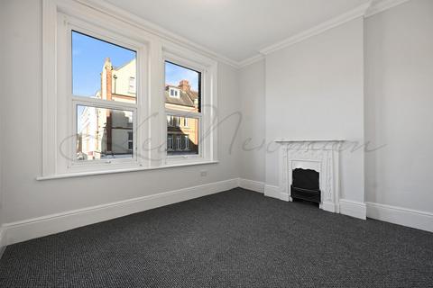 3 bedroom flat to rent, Churchfield Road, Acton, W3
