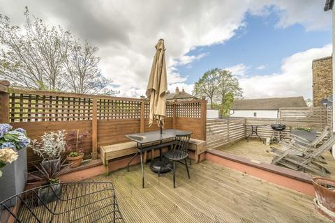 3 bedroom maisonette for sale, Forest Hill Road, London SE22