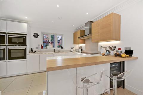 1 Martingales Close, Ascot, SL5 9FQ