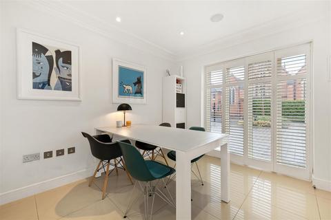 1 Martingales Close, Ascot, SL5 9FQ