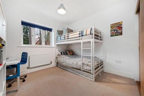 1 Martingales Close, Ascot, SL5 9FQ