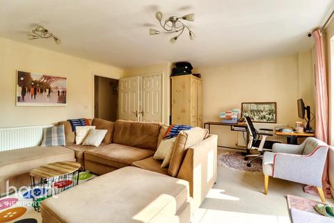 3 bedroom terraced house for sale, Tantallus Way, Newport