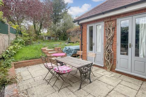 9 Fernbrook Road, Caversham, Reading, RG4 7HG