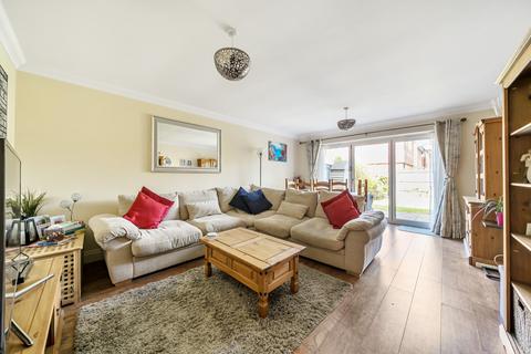 8 Cricketers Close, Woking, GU22 9LA