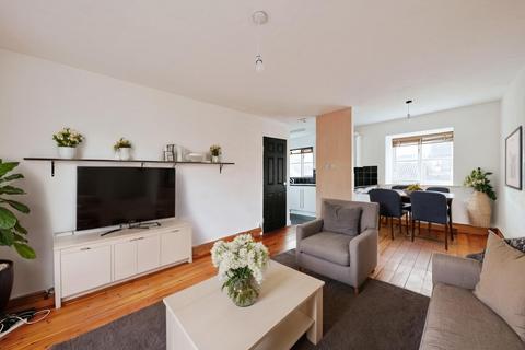 6 Halyard Croft, Hull, HU1 2EP