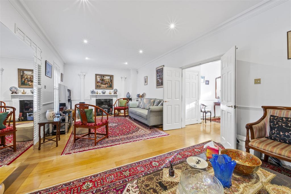 5 Rydon Mews,10.jpg