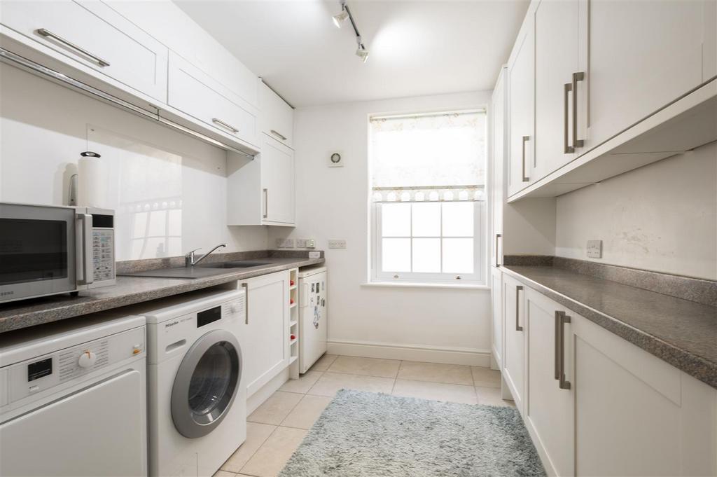 5 Rydon Mews,13.jpg