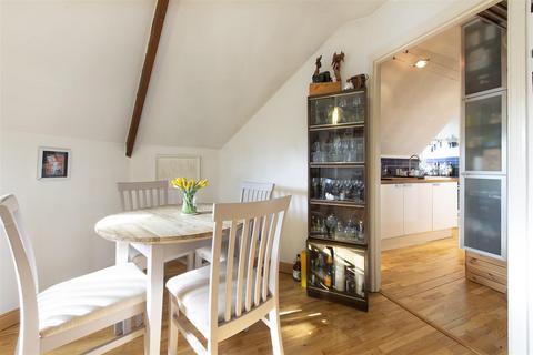 2 bedroom flat for sale, South End Close, Hampstead Heath, NW3
