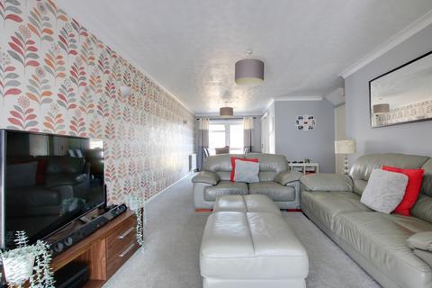 undefined, GAYLYN WAY, FAREHAM. GUIDE PRICE £300,000 - £315,000.