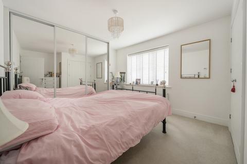 2 bedroom bungalow for sale, Magnolia Drive, Alfold, GU6