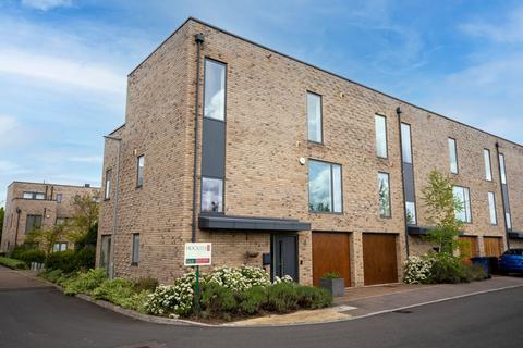 11 Overhill Close, Trumpington, Cambridge, CB2 9FE
