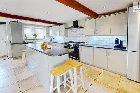 5 bedroom detached house for sale, Addersgate Lane, Northowram, Halifax