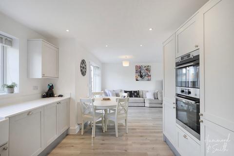 3 bedroom detached house for sale, Highfield Close, Harlow CM17