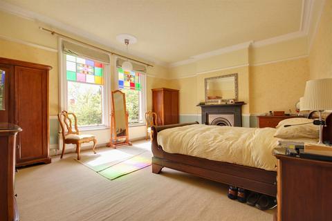 6 bedroom semi-detached house for sale, Newland Park, Hull