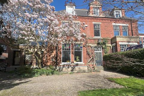 6 bedroom semi-detached house for sale, Newland Park, Hull