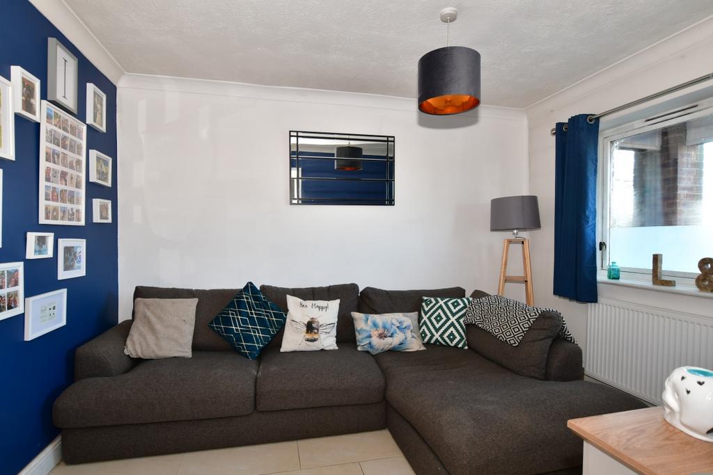 Romany court lounge