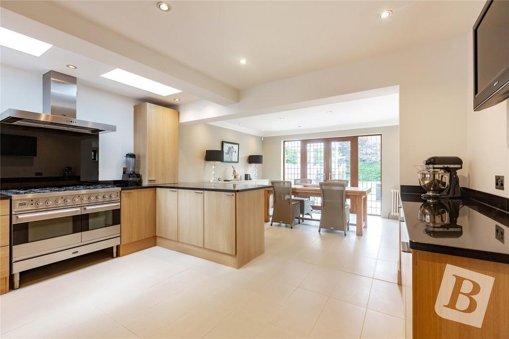 Kitchen / Dining