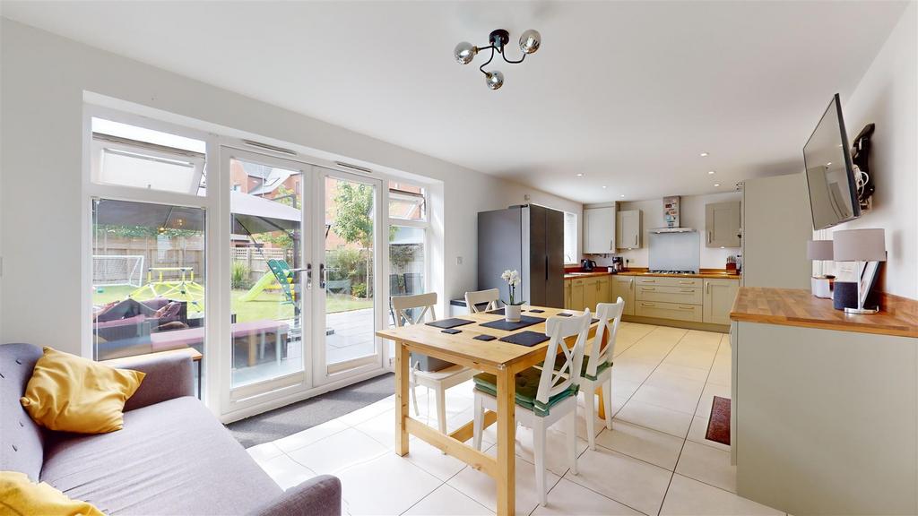 Iimq Xe EFKEand Iy379-HPg copy.jpg