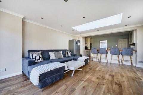 3 bedroom end of terrace house to rent, Forest Road, Windsor, SL4