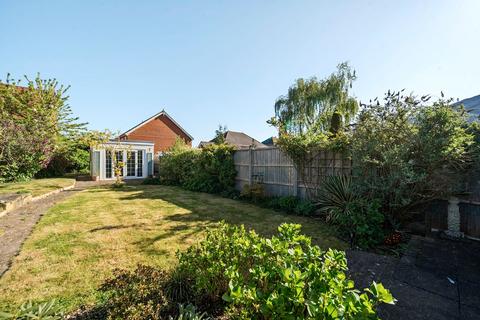 3 bedroom end of terrace house to rent, Forest Road, Windsor, SL4