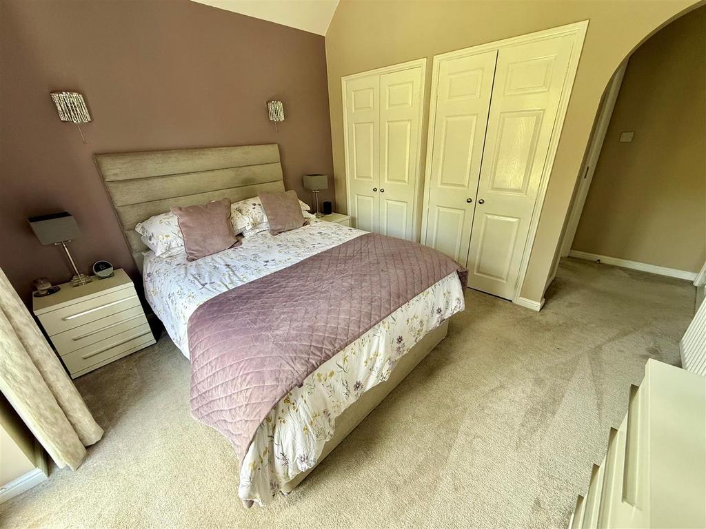 PL5 Bed1-2.jpg