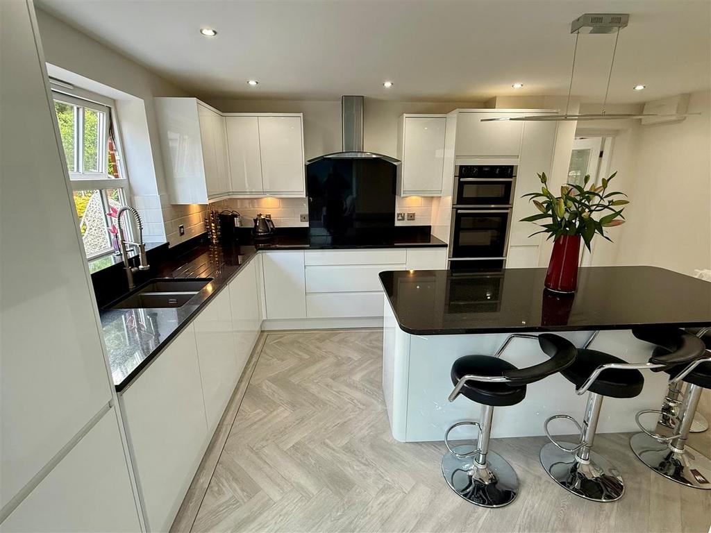 PL5 Kitchen2.jpg