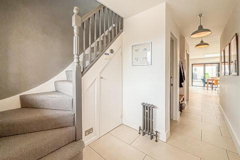 4 bedroom detached house for sale, Grove Road, Rayleigh SS6