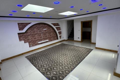 4 bedroom link detached house to rent, Causeway Green Road, Oldbury B68