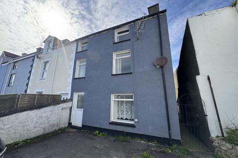 4 bedroom end of terrace house to rent, Victoria Road, Holyhead, LL65