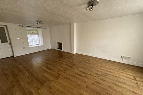 4 bedroom end of terrace house to rent, Victoria Road, Holyhead, LL65