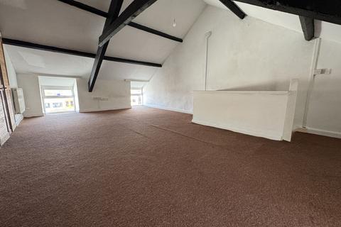 4 bedroom end of terrace house to rent, Victoria Road, Holyhead, LL65