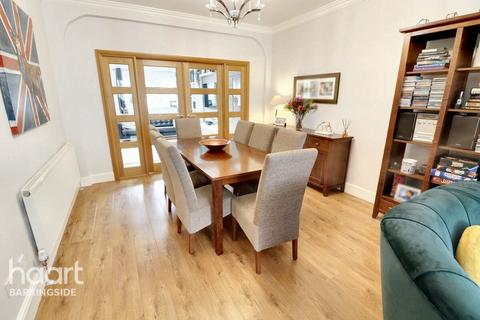 5 bedroom end of terrace house for sale, Hastings Avenue, Barkingside