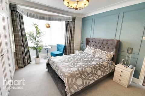 5 bedroom end of terrace house for sale, Hastings Avenue, Barkingside
