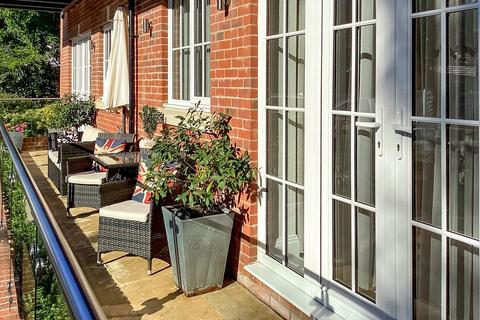 2 bedroom apartment for sale, Saxby Court, Aldenham Road, Hertfordshire WD23