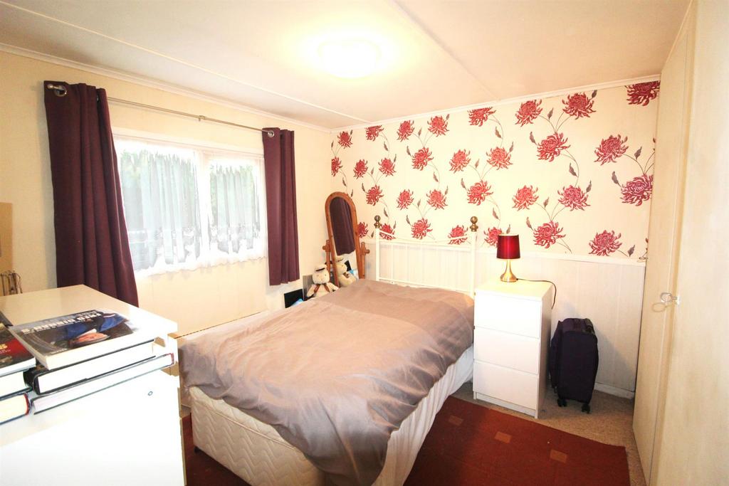 E Bedroom 2.jpg