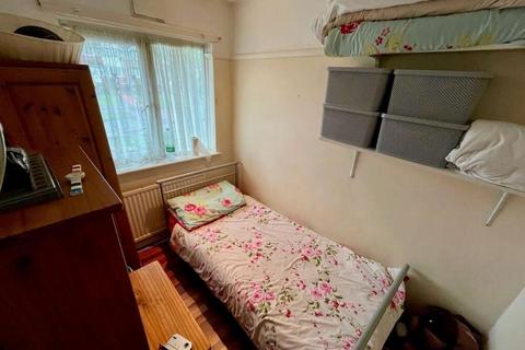 237 Waltham Way, London, E4 8AQ