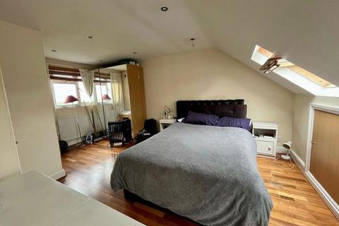 237 Waltham Way, London, E4 8AQ