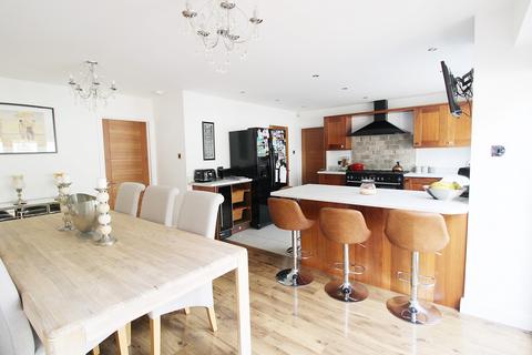 undefined, Tonyrefail, Porth CF39