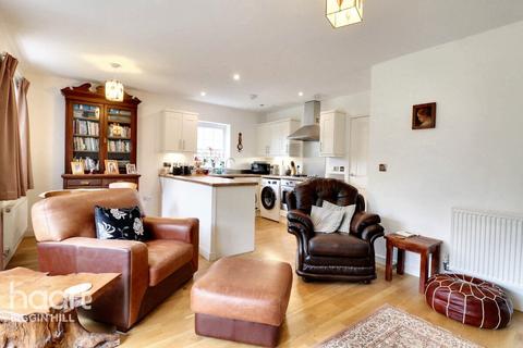 31 Dowding Road, Biggin Hill, Westerham, TN16 3BG