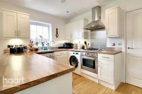 31 Dowding Road, Biggin Hill, Westerham, TN16 3BG