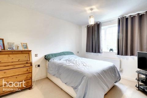 31 Dowding Road, Biggin Hill, Westerham, TN16 3BG