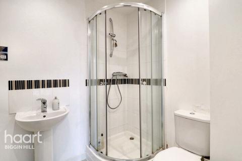 31 Dowding Road, Biggin Hill, Westerham, TN16 3BG