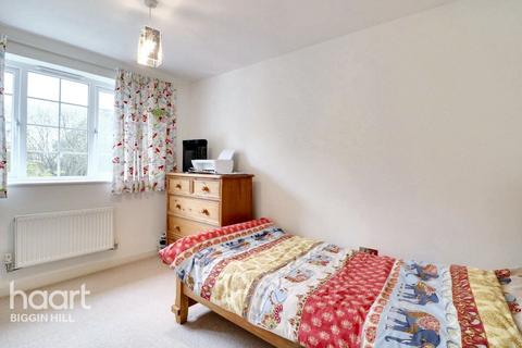 31 Dowding Road, Biggin Hill, Westerham, TN16 3BG