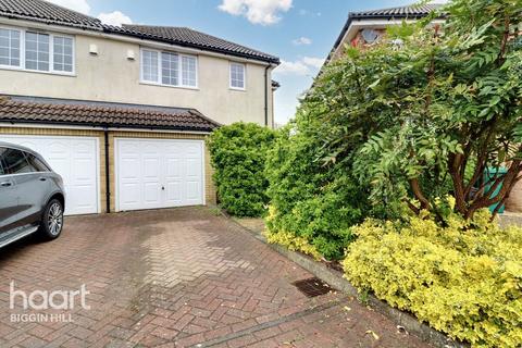 31 Dowding Road, Biggin Hill, Westerham, TN16 3BG